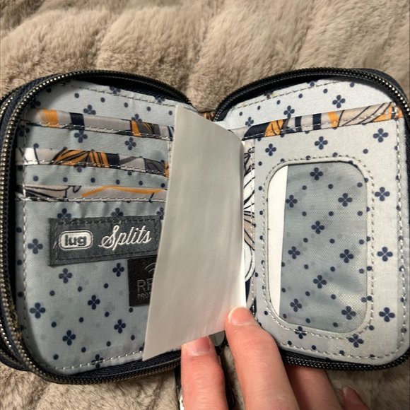 Lug Splits Wallet Lily Grey - Picture 3 of 5